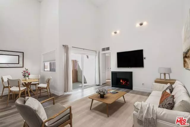 1339 N Columbus Avenue #304, Glendale, CA 91202