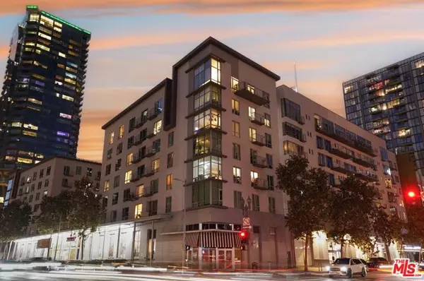 Los Angeles, CA 90015,645 W 9th Street #530