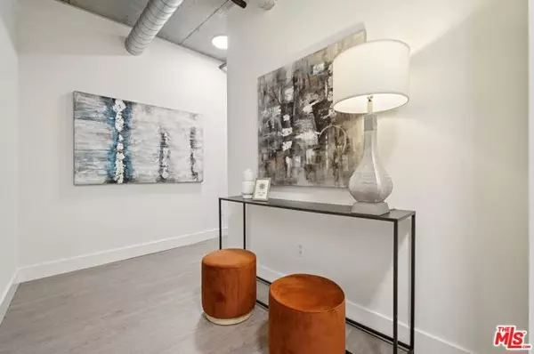 Los Angeles, CA 90015,645 W 9th Street #530