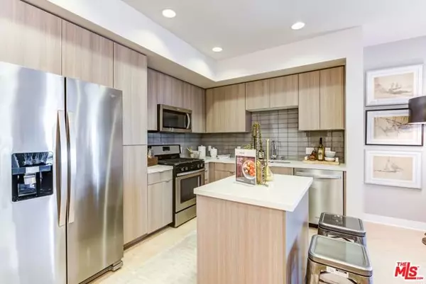 Huntington Beach, CA 92647,7290 Edinger Avenue #1102