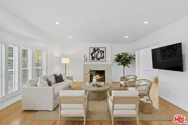 Los Angeles, CA 90048,920 Carrillo Drive