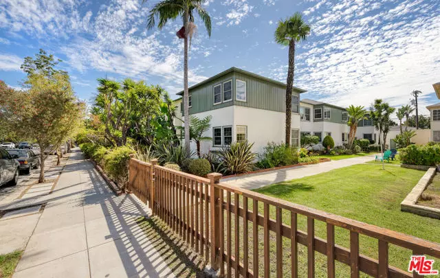 1518 Yale Street #1, Santa Monica, CA 90404