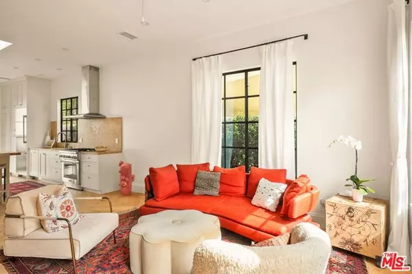 Santa Monica, CA 90402,207 Entrada Drive