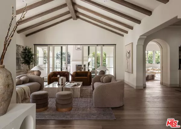 Los Angeles, CA 90069,8185 Hollywood Boulevard