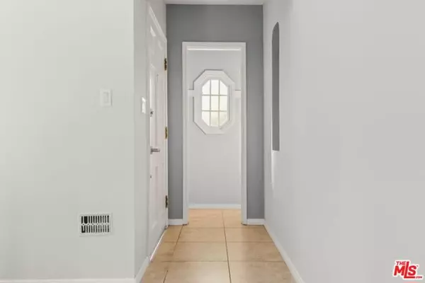 North Hollywood (los Angeles), CA 91601,5638 Beck Avenue