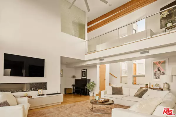 Studio City (los Angeles), CA 91604,3631 Sunswept Drive