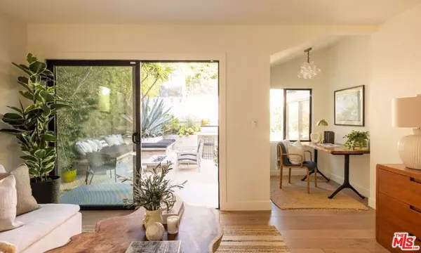 Los Angeles, CA 90066,13053 Rose Avenue