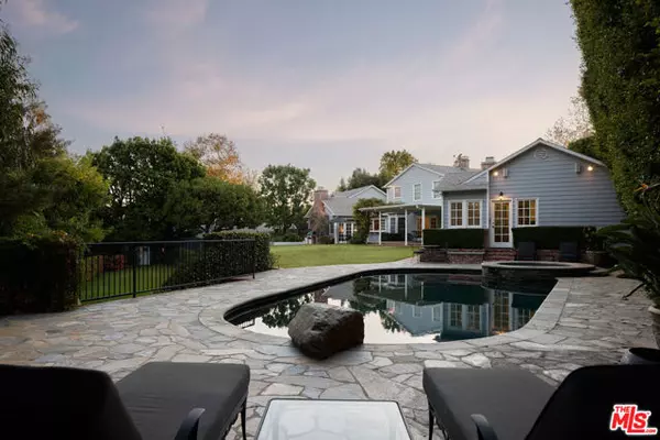 Los Angeles, CA 90049,196 Granville Avenue