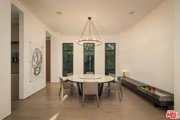 Los Angeles, CA 90048,333 N Croft Avenue