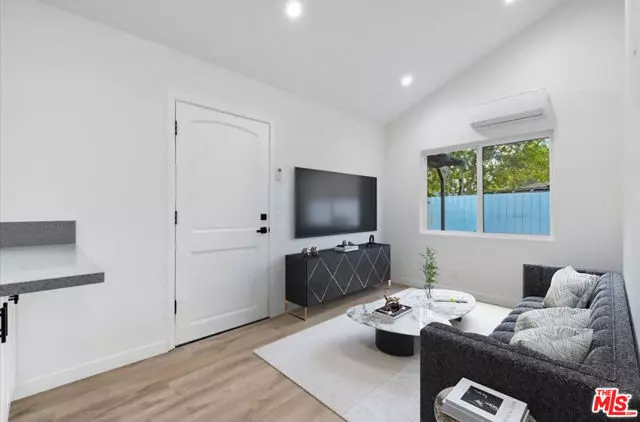 7421 Amigo Avenue, Reseda (los Angeles), CA 91335