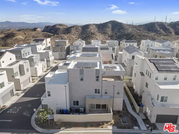 Valencia (santa Clarita), CA 91381,26666 Beartown Lane