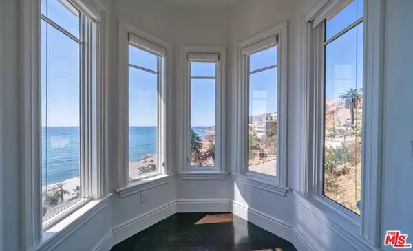 Pacific Palisades (los Angeles), CA 90272,17819 Castellammare Drive