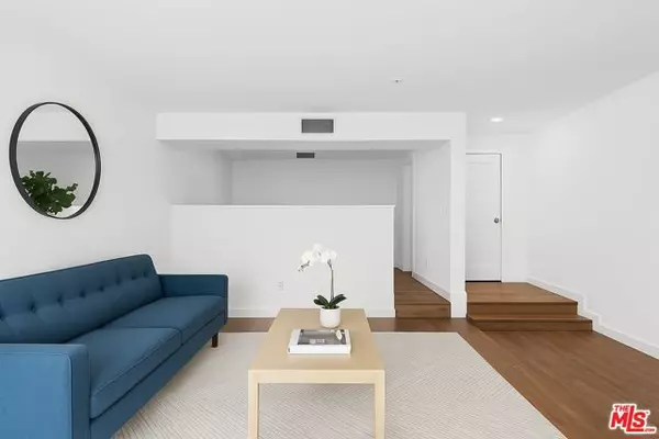 Los Angeles, CA 90046,7320 Hawthorn Avenue #219