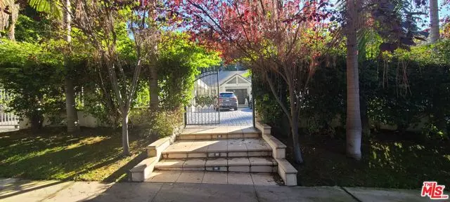 Beverly Hills, CA 90210,1258 Coldwater Canyon Drive