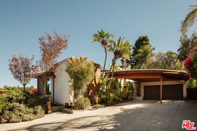 Sherman Oaks, CA 91423,3604 Glenridge Drive