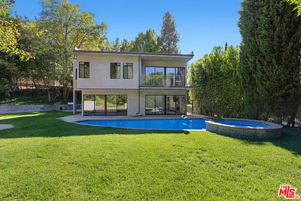 Studio City (los Angeles), CA 91604,11200 DONA LOLA Drive