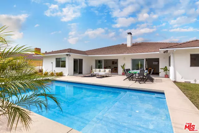 Los Angeles, CA 90056,5544 W 63rd Street