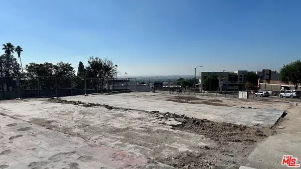 912 E Altadena Drive, Altadena, CA 91001