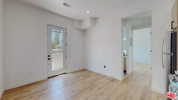 Los Angeles, CA 90004,4460 Maplewood Avenue #1/2