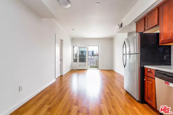 Los Angeles, CA 90006,1025 Dewey Avenue #303