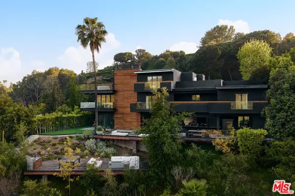 Los Angeles, CA 90049,2442 Banyan Drive