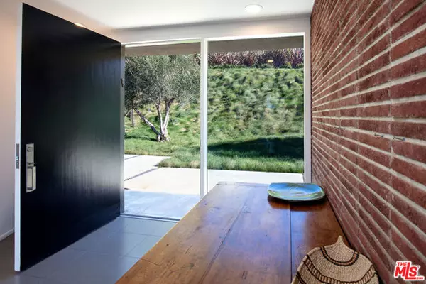 Los Angeles, CA 90049,765 N Tigertail Road