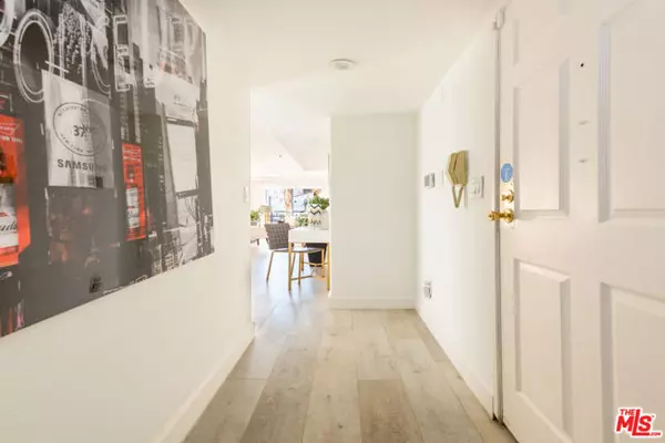 Los Angeles, CA 90048,116 S Croft Avenue #101