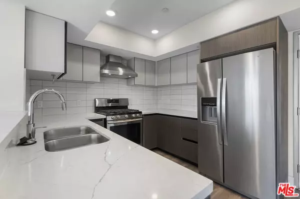 Los Angeles, CA 90004,5030 Rosewood Avenue #501