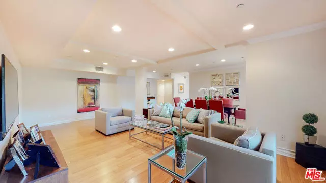 118 S Clark Drive #105, West Hollywood, CA 90048
