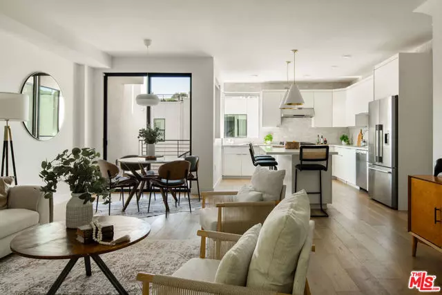 2150 Clifford Street, Los Angeles, CA 90026