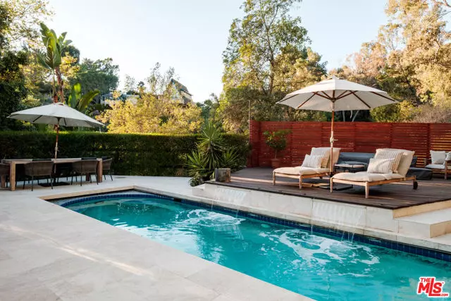 Los Angeles, CA 90046,7963 Willow Glen Road