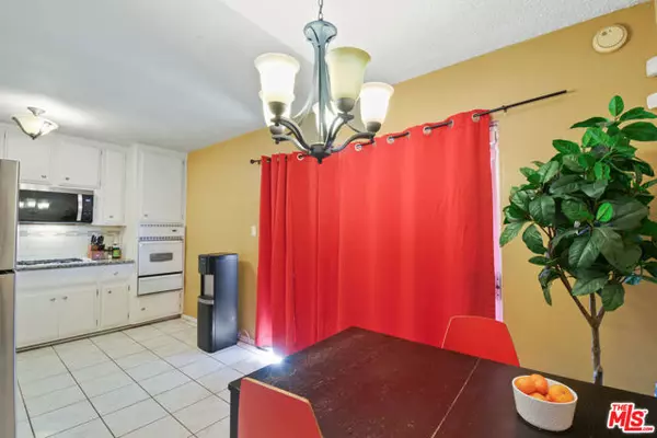 Long Beach, CA 90805,66 W 49th Street