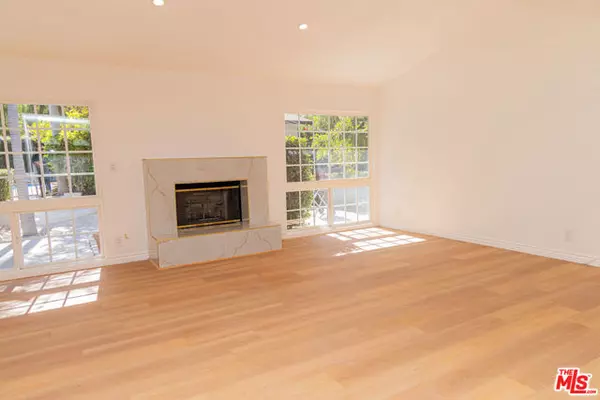 Woodland Hills (los Angeles), CA 91367,24316 Burbank Boulevard