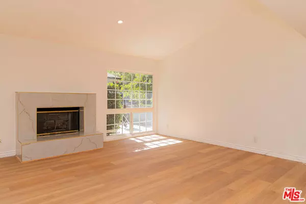 Woodland Hills (los Angeles), CA 91367,24316 Burbank Boulevard