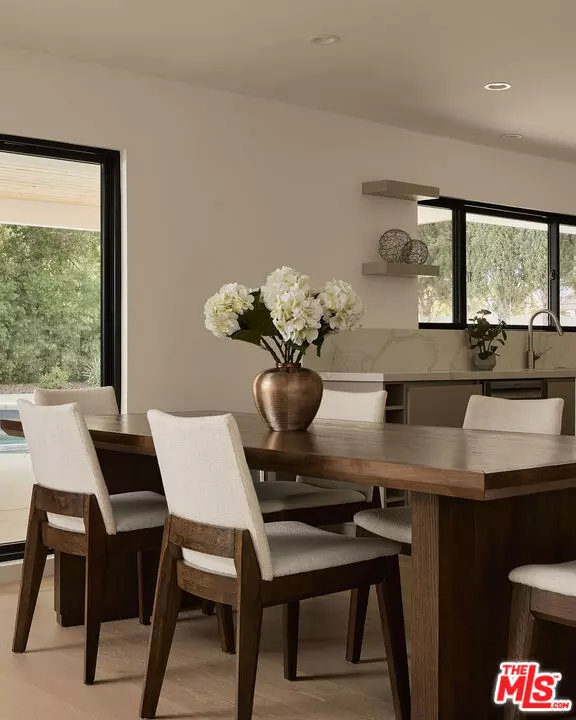 Woodland Hills (los Angeles), CA 91367,5630 Blanco Avenue