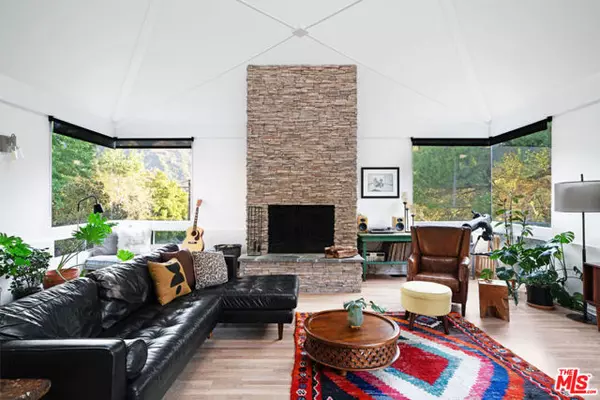 Calabasas, CA 91302,25761 Vista Verde Drive