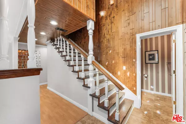 Victorville, CA 92395,18032 Mariner Drive