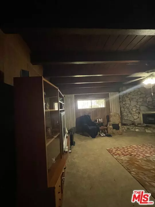 Los Angeles, CA 90016,2934 Hillcrest Drive