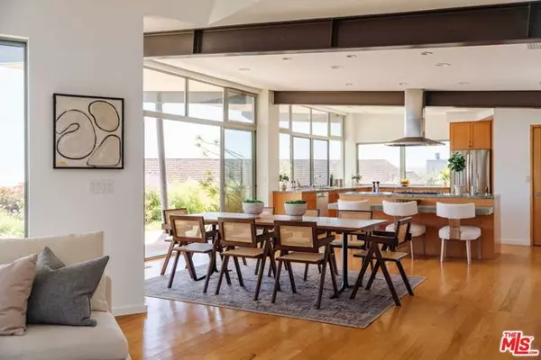 Pacific Palisades (los Angeles), CA 90272,1109 El Medio Avenue