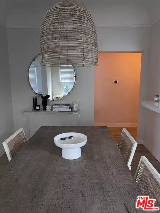 Los Angeles, CA 90024,10520 Eastborne Avenue