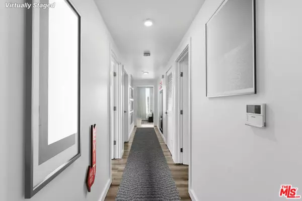 North Hollywood (los Angeles), CA 91602,11408 Sarah Street #301