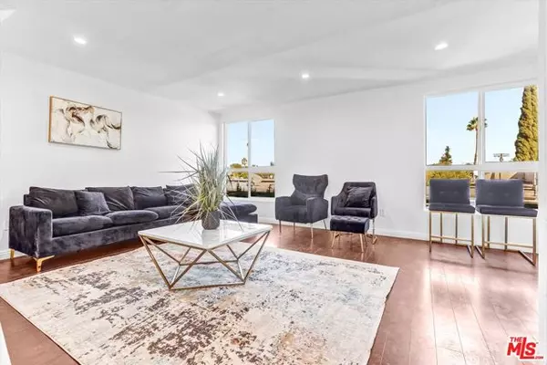 Tarzana (los Angeles), CA 91335,6155 Reseda Boulevard #4