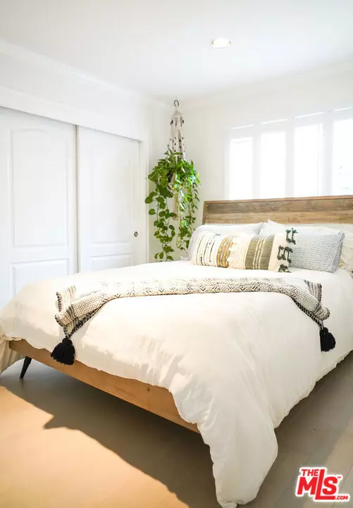 Venice (los Angeles), CA 90291,114 PACIFIC Avenue