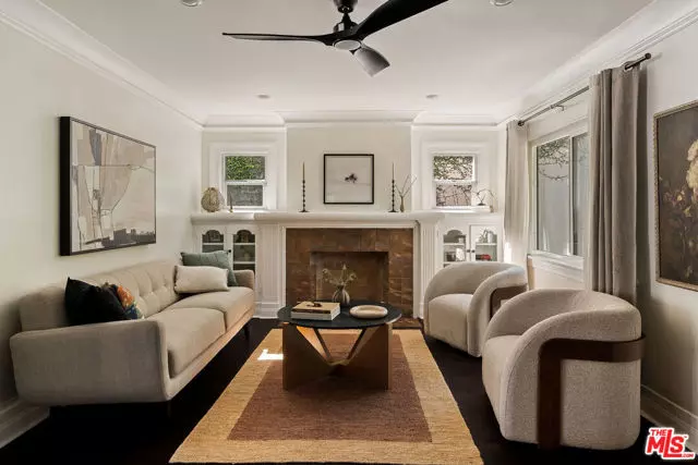 Los Angeles, CA 90043,5748 7th Avenue