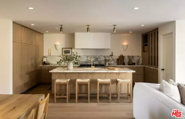 Venice (los Angeles), CA 90291,709 Vernon Avenue