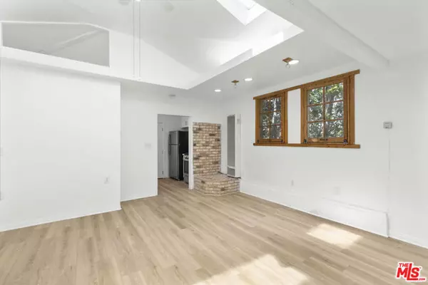 11110 Charnock Road, Los Angeles, CA 90034