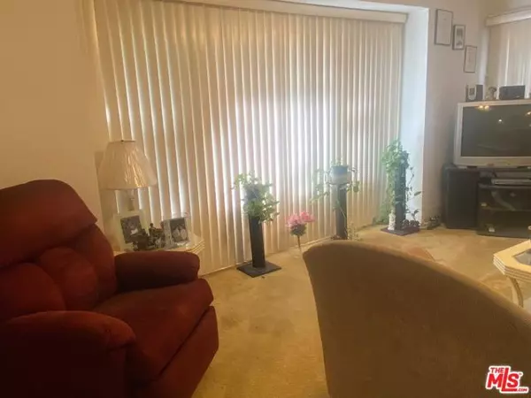 Los Angeles, CA 90037,815 W 50th Street