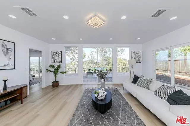 1832 Burnell Drive, Los Angeles, CA 90065