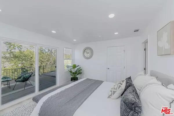 1832 Burnell Drive, Los Angeles, CA 90065