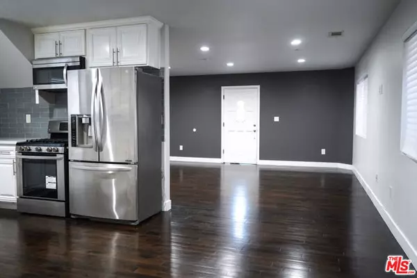 Los Angeles, CA 90016,2114 S Ridgeley Drive